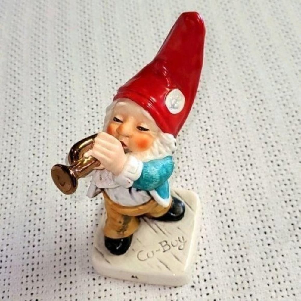 Goebel Co Boy‎ Vintage 1980 Item#17540-16 "AL" The Trumpeter